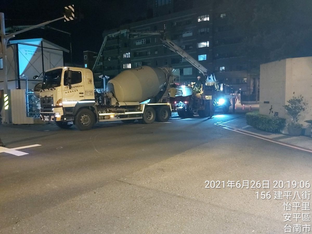 混凝土澆置,細節永大福慎重到位 混凝土慎重建設台南新建案五期預售大樓兩房三房建案